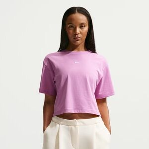 NIKE Sportswear Essential Boxy Tee